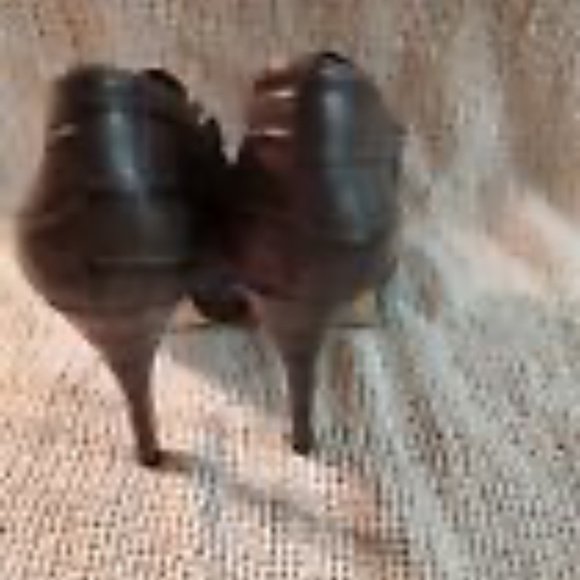 Michael Kors Heels Sammy Zip Booties Size 5-1/2 M, Suede, Leather - Picture 3 of 5